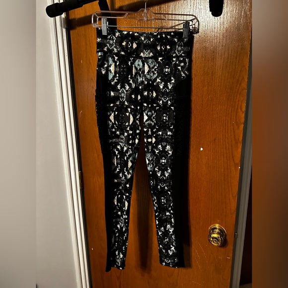 POP Fit Blue, Gray, and Black Patterned Leggings (Athletic/Athlesiure) - Picture 1 of 3